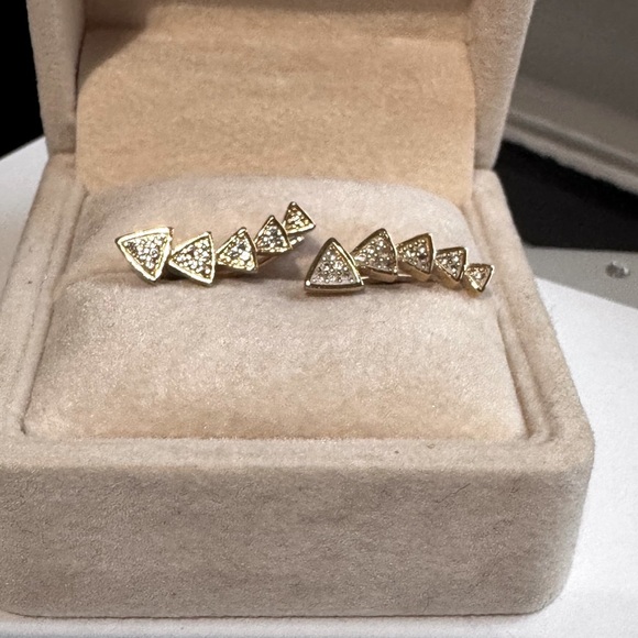 ✨ Stylish Vintage Climbers Gold Plated with Pave Crystals Earrings ✨ - Picture 14 of 16